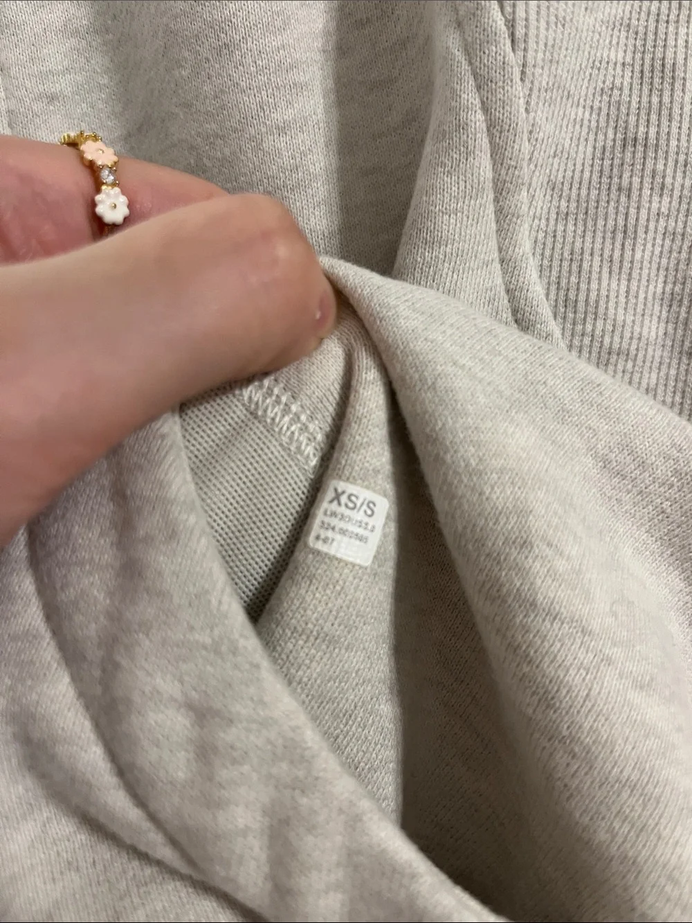 Lululemon Athletica Light Heather Grey Cropped Scuba w/ Gold Hardware